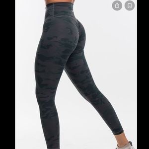 Echt force scrunch leggings